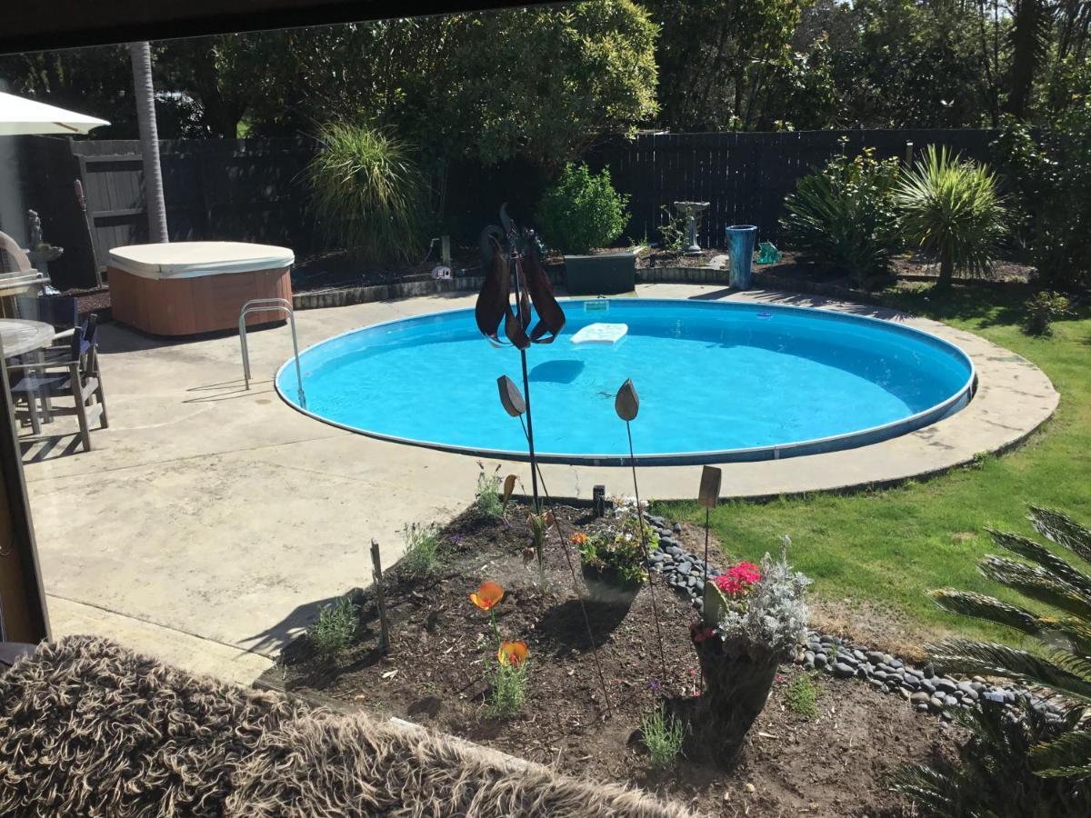 Norfolk Gardens Bed And Breakfast Te Kopuru ภายนอก รูปภาพ