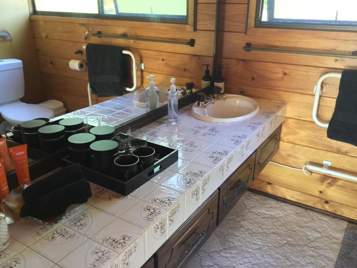 Norfolk Gardens Bed And Breakfast Te Kopuru ภายนอก รูปภาพ